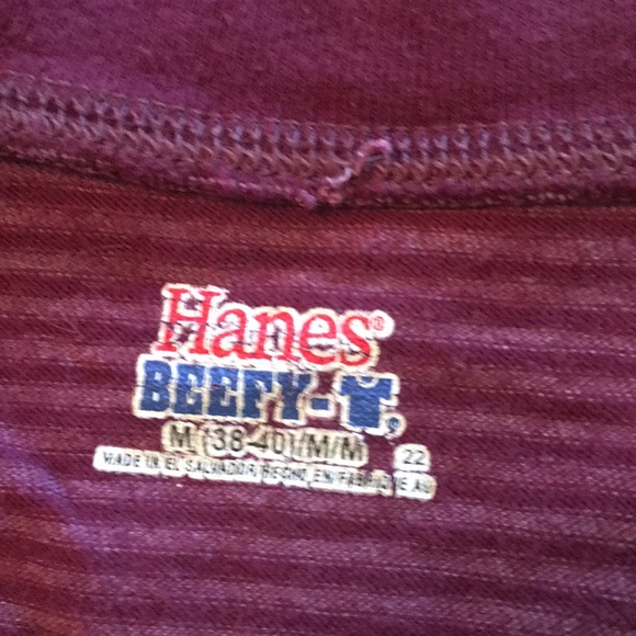 Barely worn long sleeve hanes tee - Picture 2 of 4